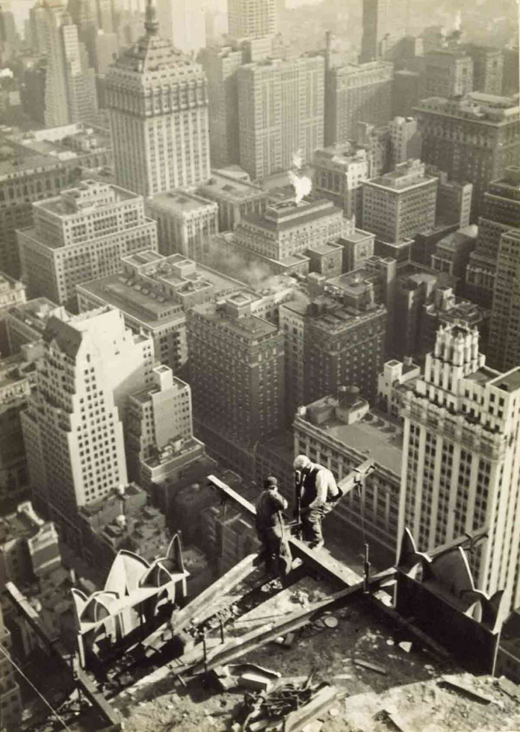 Fred Zinnemann, 'Building the Rockefeller Center' ©The Estate of Fred Zinnemann. Courtesy Peter Fetterman Gallery