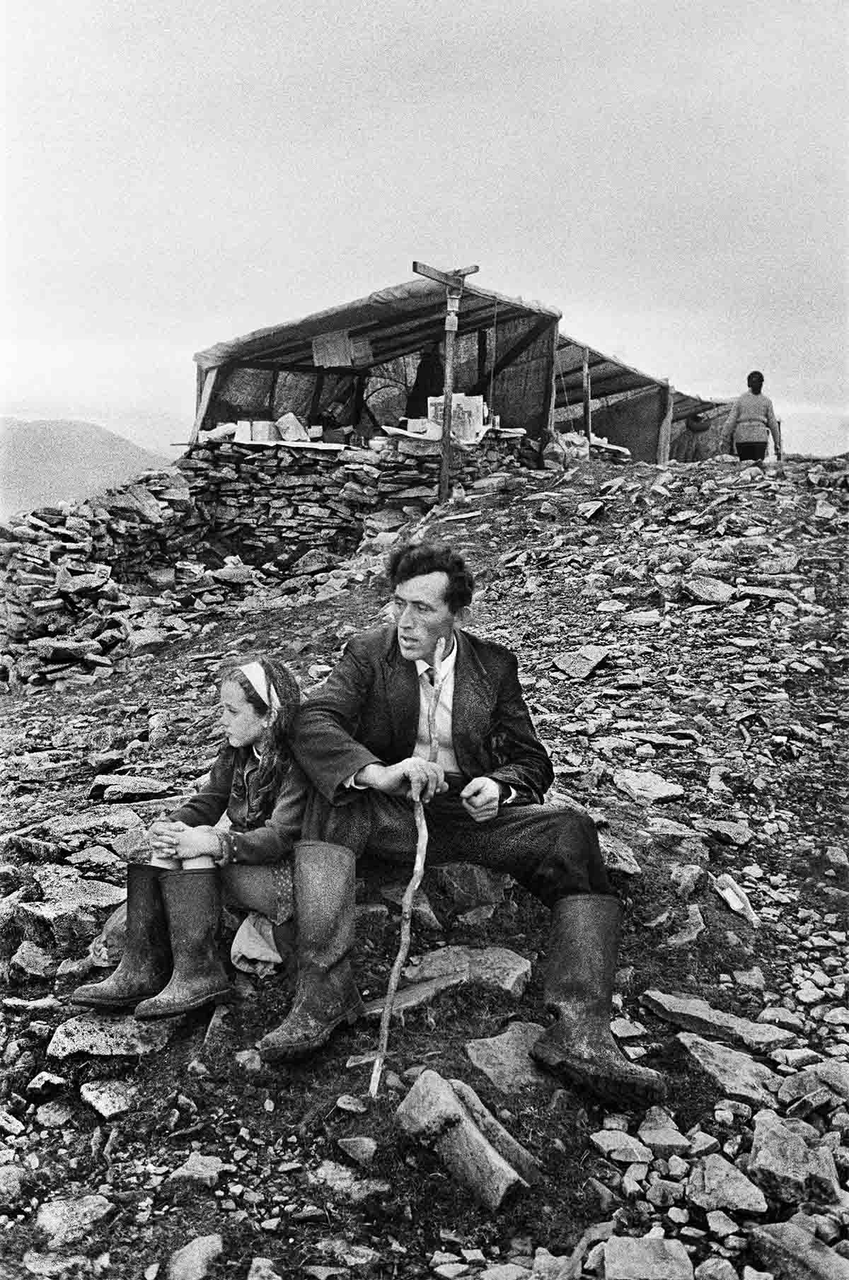 Markéta Luska&ccaron;ová, Man and girl, St. Patrick Pilgrimage, Ireland (1972)